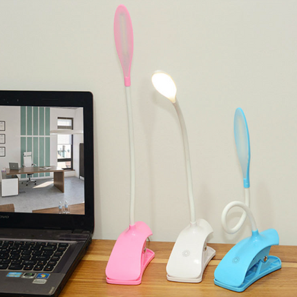 Lampe de bureau LED à pince avec éclairage coloré et USB — LZ4X9P2