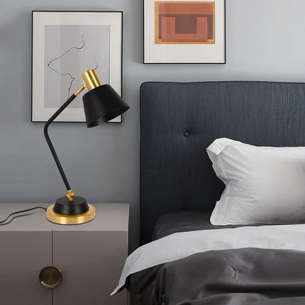Lampe à poser LED nordique romantique pour bureau et étude — LZ4Q7N2