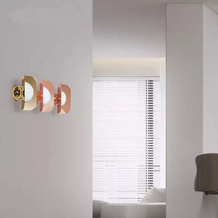 Lustre en métal avec éclairage en verre laiteux et feuilles décoratives — LZ4G7Q2