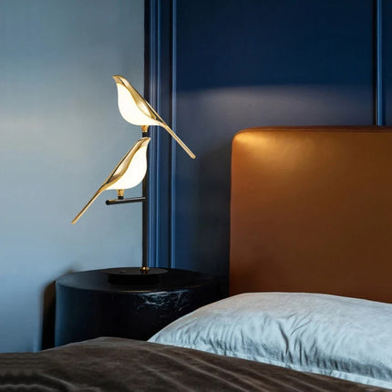 Lampe de table LED design postmoderne oiseau en alliage et acrylique doré — LZ4X9P