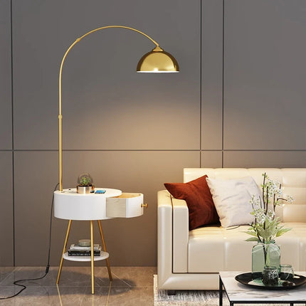 Lampadaire haut de gamme avec étagère intégrée — LZ4X9P2