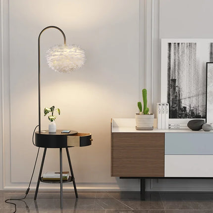 Lampadaire nordique en plumes pour décoration intérieure élégante — LZ4X9T2