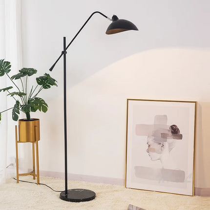 Lampadaire nordique au design simple doré — LZ4X9P2