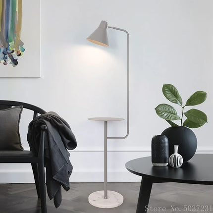 Lampadaire moderne en fer avec base en marbre élégante — LZ4X9QJ