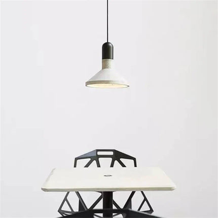 Suspension industrielle en béton pour café et restaurant — LZ4X9T2