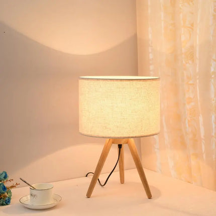 Lampe à poser en bois avec abat-jour en tissu décoratif moderne — LZ4X9M2