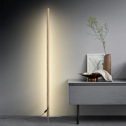 Lampadaire LED sur pied en bois naturel — LZ4X9P2Q