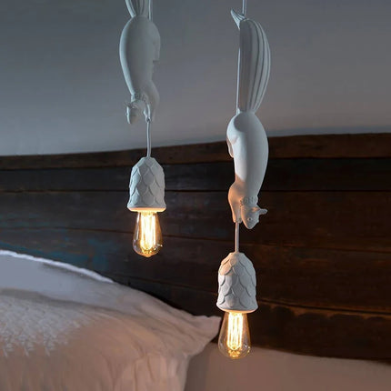 Suspension lumineuse en résine design épuré — LZ4Q7M2