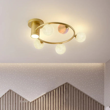 Plafonnier design en métal noir et doré avec globe blanc pour intérieur moderne — LZ4X9M