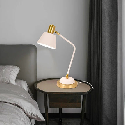 Lampe à poser LED nordique romantique pour bureau et étude — LZ4Q7N2