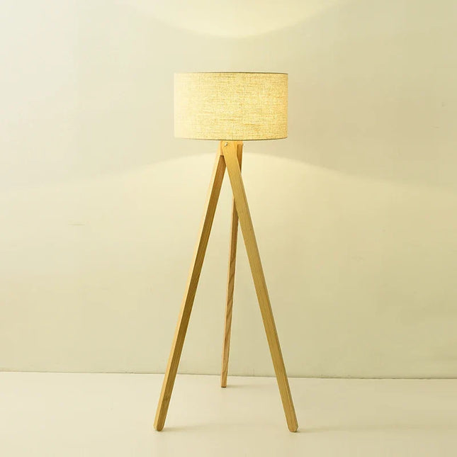 lampadaire nordique en bois massif avec interrupteur à pied lumineux