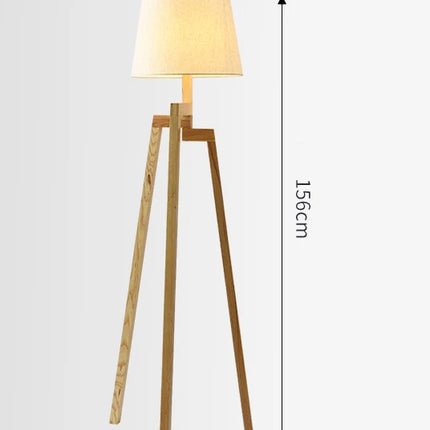 Lampadaire nordique à trois pieds en bois au design créatif — LZ4X9P2