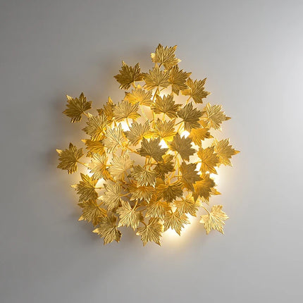 Applique murale design moderne en feuilles d'érable dorées — LZ4X9P2