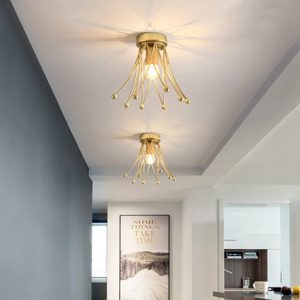 Plafonnier doré de luxe en forme de couronne à montage en surface — LZ4X9J