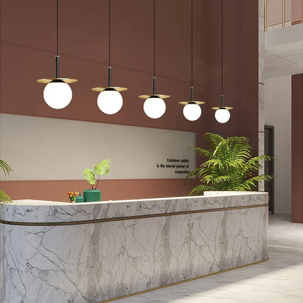 Lustre suspension en verre au design nordique élégant — LZ4X9M