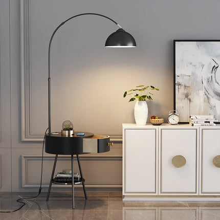 Lampadaire haut de gamme avec étagère intégrée — LZ4X9P2