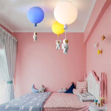Plafonnier LED nordique avec motif astronaute et ballons pour enfants — LZ4X9QJ