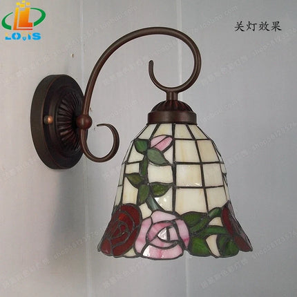 Applique murale style Tiffany avec motif roses antiques pour éclairage décoratif — LZ4N7XQ