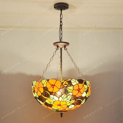 Lustre anti-européen avec fleurs en verre Tiffany riche — LZ4X9JQ