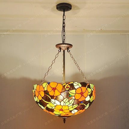 Lustre anti-européen avec fleurs en verre Tiffany riche — LZ4X9JQ