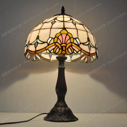 Lampe de chevet Tiffany baroque en verre soudé avec base métal — LZ4X9T2