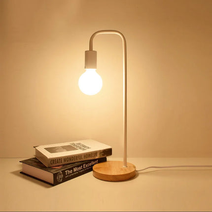Lampe de bureau vintage en bois et métal style campagne américaine — LZ4X9T2