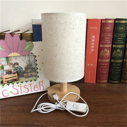 Lampe de bureau LED moderne en bois et tissu avec port USB — LZ4X9P2