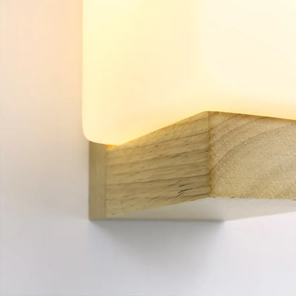 Applique murale en bois avec abat-jour dépoli et veilleuse intégrée — LZ4X9B2