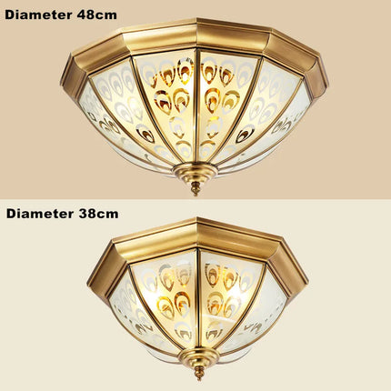 Plafonnier en verre et cuivre pour ambiance restaurant — LZ4X9QJ