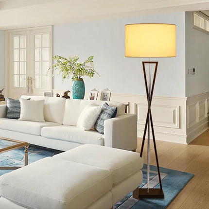 Lampadaire LED nordique en fer et tissu pour intérieur moderne — LZ4X9Q2