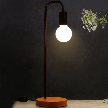 Lampe de bureau vintage en bois et métal style campagne américaine — LZ4X9T2