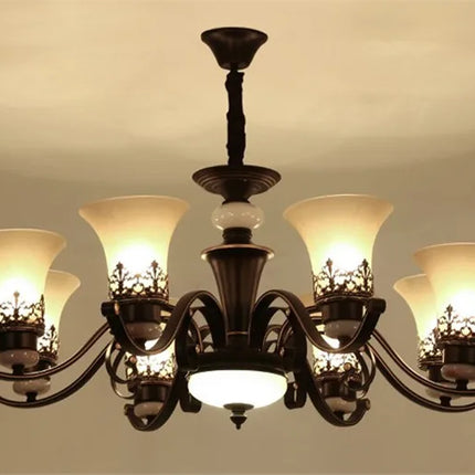 lustre vintage en métal noir avec abat-jour en verre dépoli