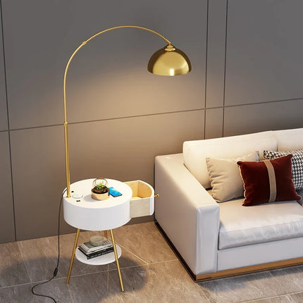 Lampadaire haut de gamme avec étagère intégrée — LZ4X9P2