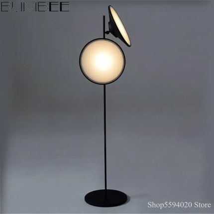 Lampadaire LED double corne au design nordique moderne — LZ4X7P