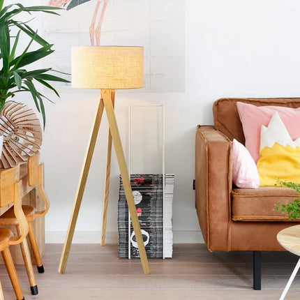 Lampadaire nordique en bois massif avec interrupteur à pied lumineux — LZ4D9XQ