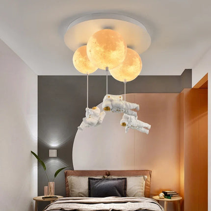 Plafonnier décoratif lune avec astronaute pour chambre — LZ4X9T2