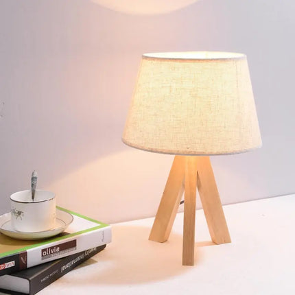 Lampe à poser en bois avec abat-jour en tissu décoratif moderne — LZ4X9M2