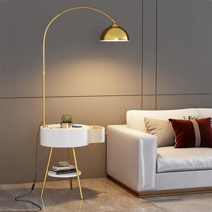 Lampadaire haut de gamme avec étagère intégrée — LZ4X9P2