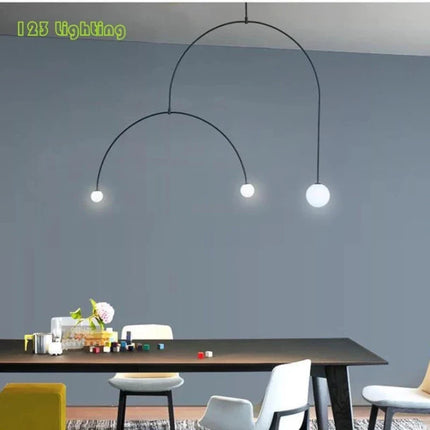 Suspension design en métal noir pour intérieur contemporain — LZ4X9M