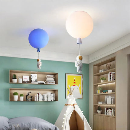 Plafonnier LED nordique avec motif astronaute et ballons pour enfants — LZ4X9QJ