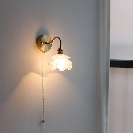 Applique murale fleur en verre avec chaîne interrupteur pour LED chambre et salle de bain — LZ4X9T