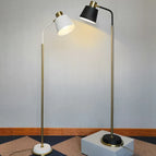 Lampadaire blanc / CHINE