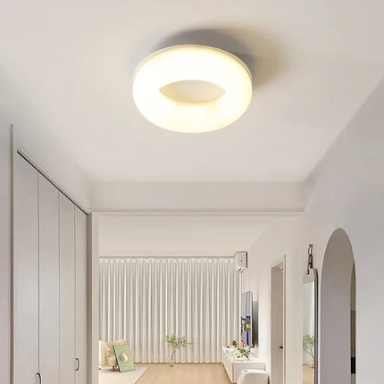 Plafonnier rond en rotomoulage pour ambiance chaleureuse et créative — LZ4X9T2