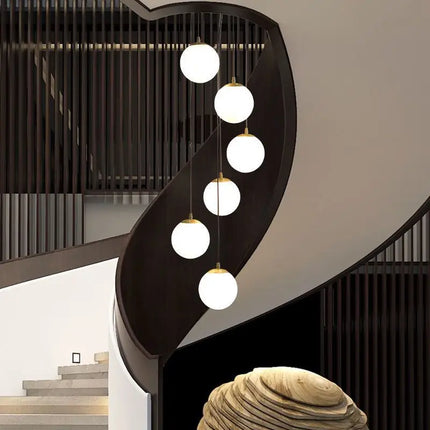 Lustre suspension nordique avec globes en verre laiteux — LZ4P9XQ