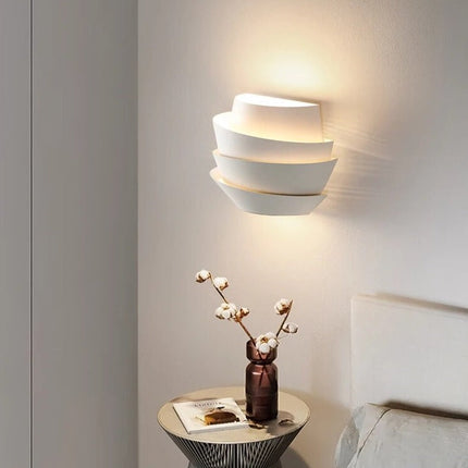 Applique murale blanche forme pomme de pin — LZ4X9Q7