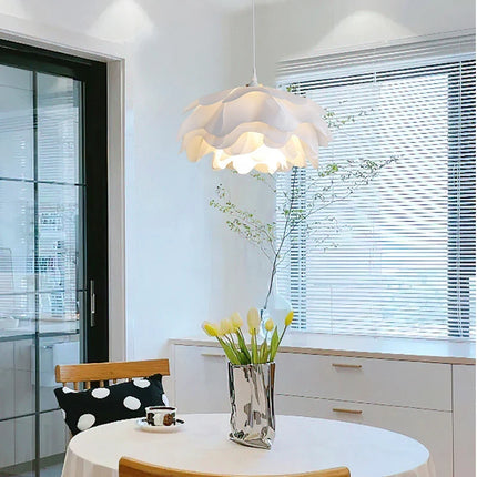 Suspension fleur minimaliste au design français pour enfants et restaurants — LZ4X9Q7B