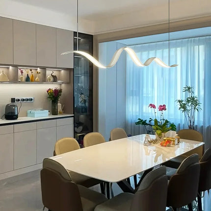 lustre moderne linéaire pour décoration de table élégante