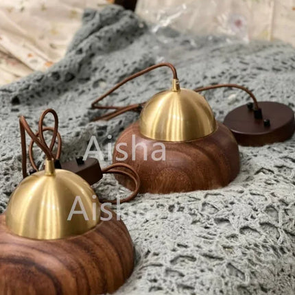 Suspension vintage en bois de noyer et laiton style wabi-sabi japonais — LZ4X9Q7F