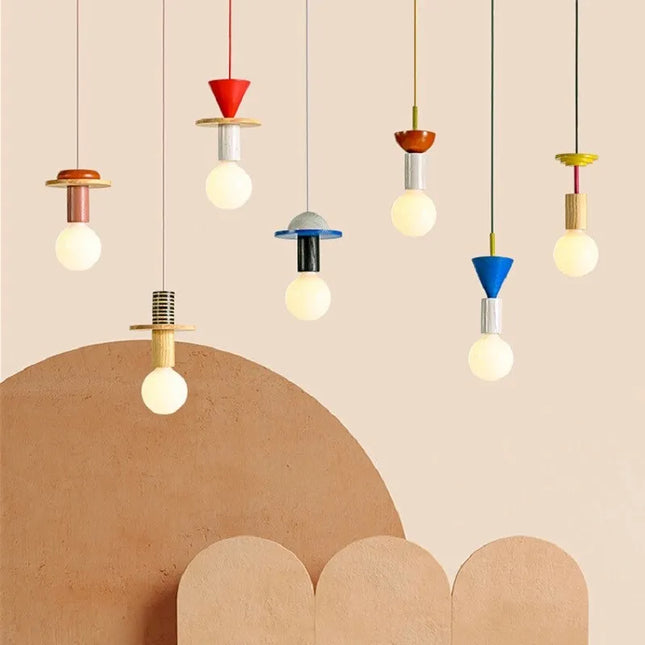 Suspension Memphis LED colorée à formes géométriques