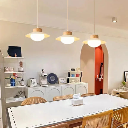 Lustre LED en métal au design moderne pour intérieur — LZ4X9P